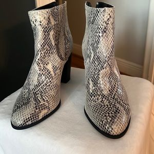 Anne Klein snakeskin booties with back zipper